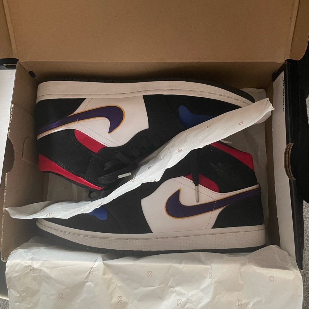 Jordan 1 Mid Lakers Top 3